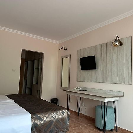 Oleander House And Tennis Club Pantai Sunny Bagian luar foto