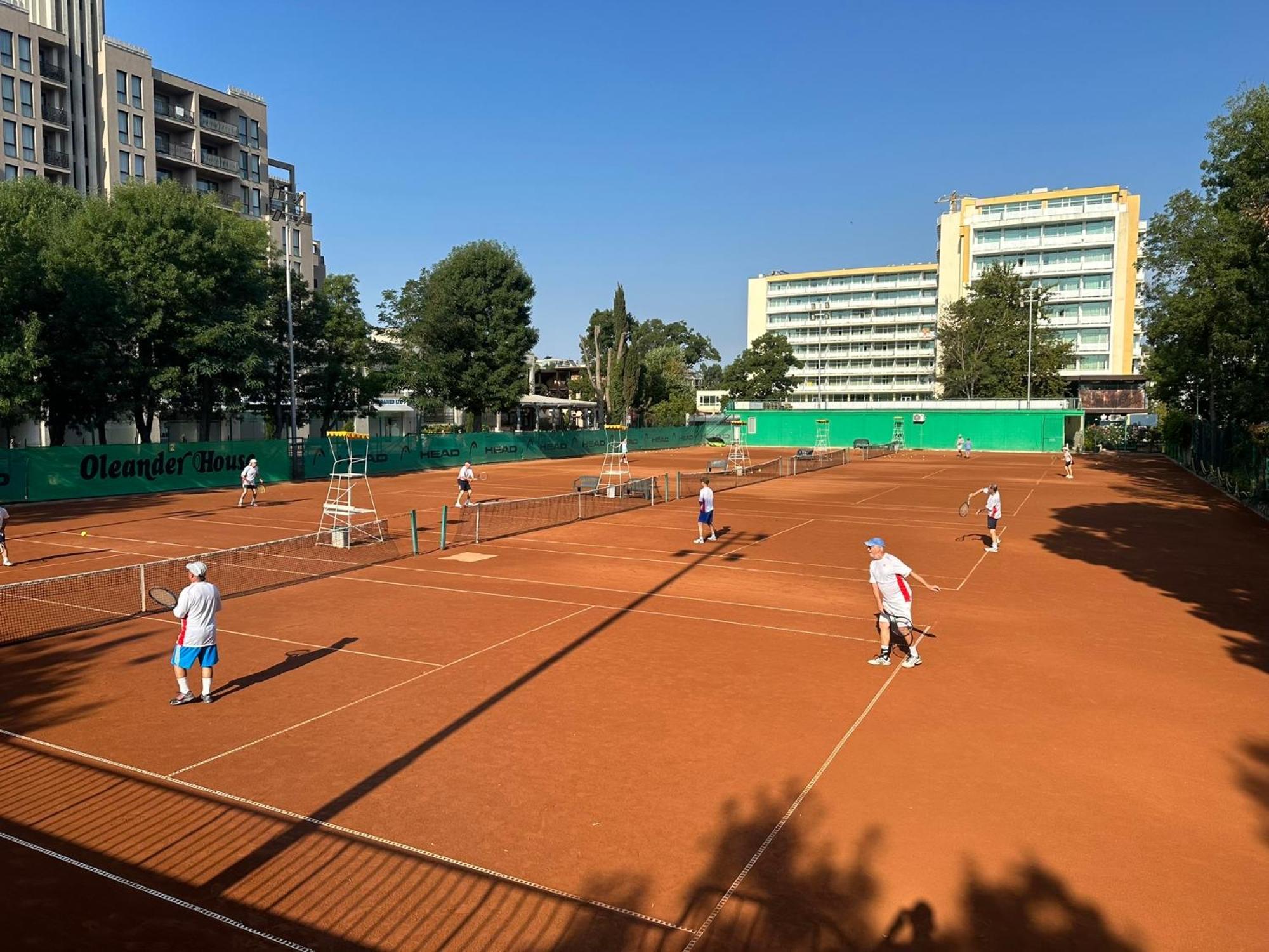 Oleander House And Tennis Club Pantai Sunny Bagian luar foto