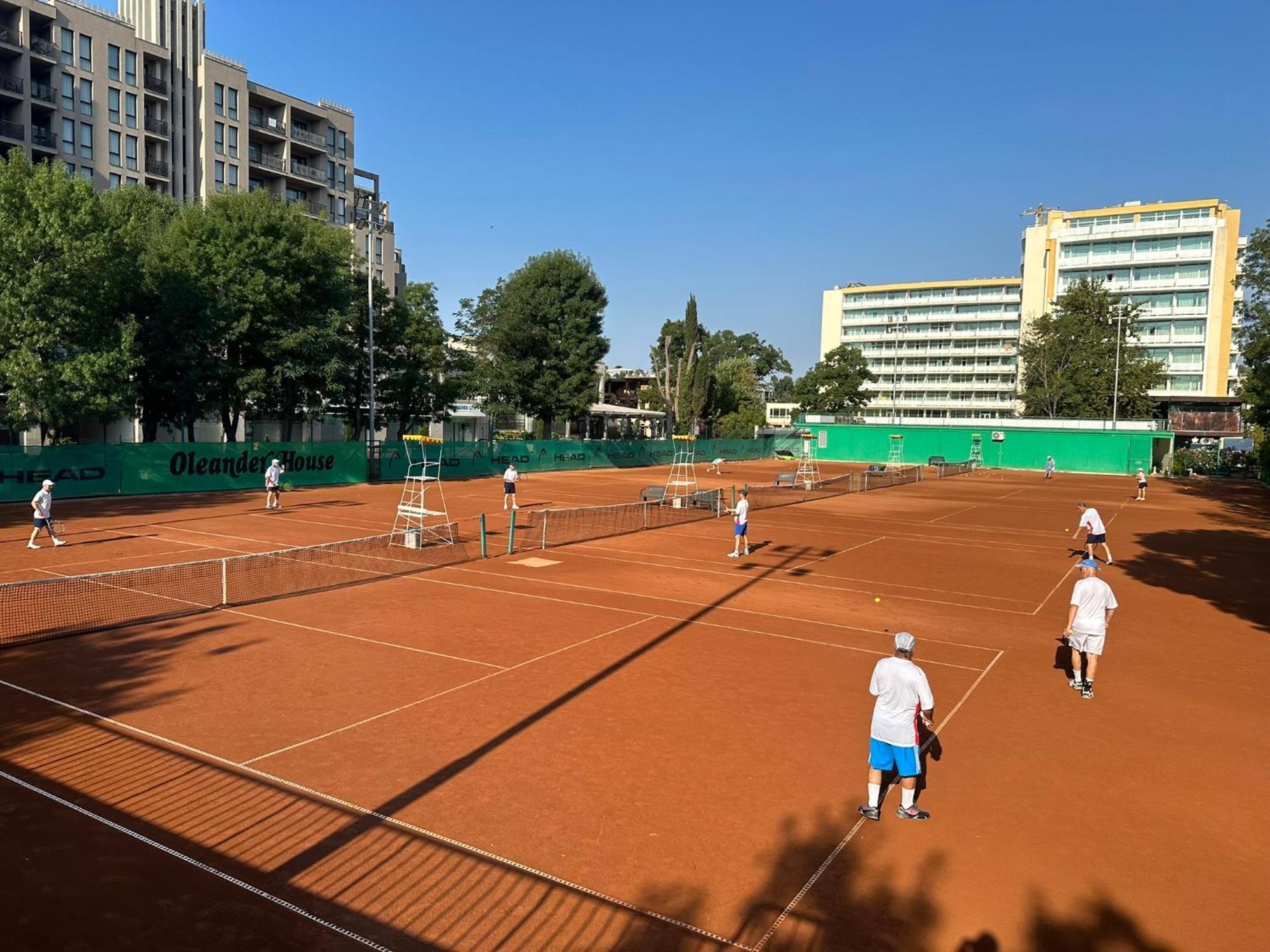 Oleander House And Tennis Club Pantai Sunny Bagian luar foto
