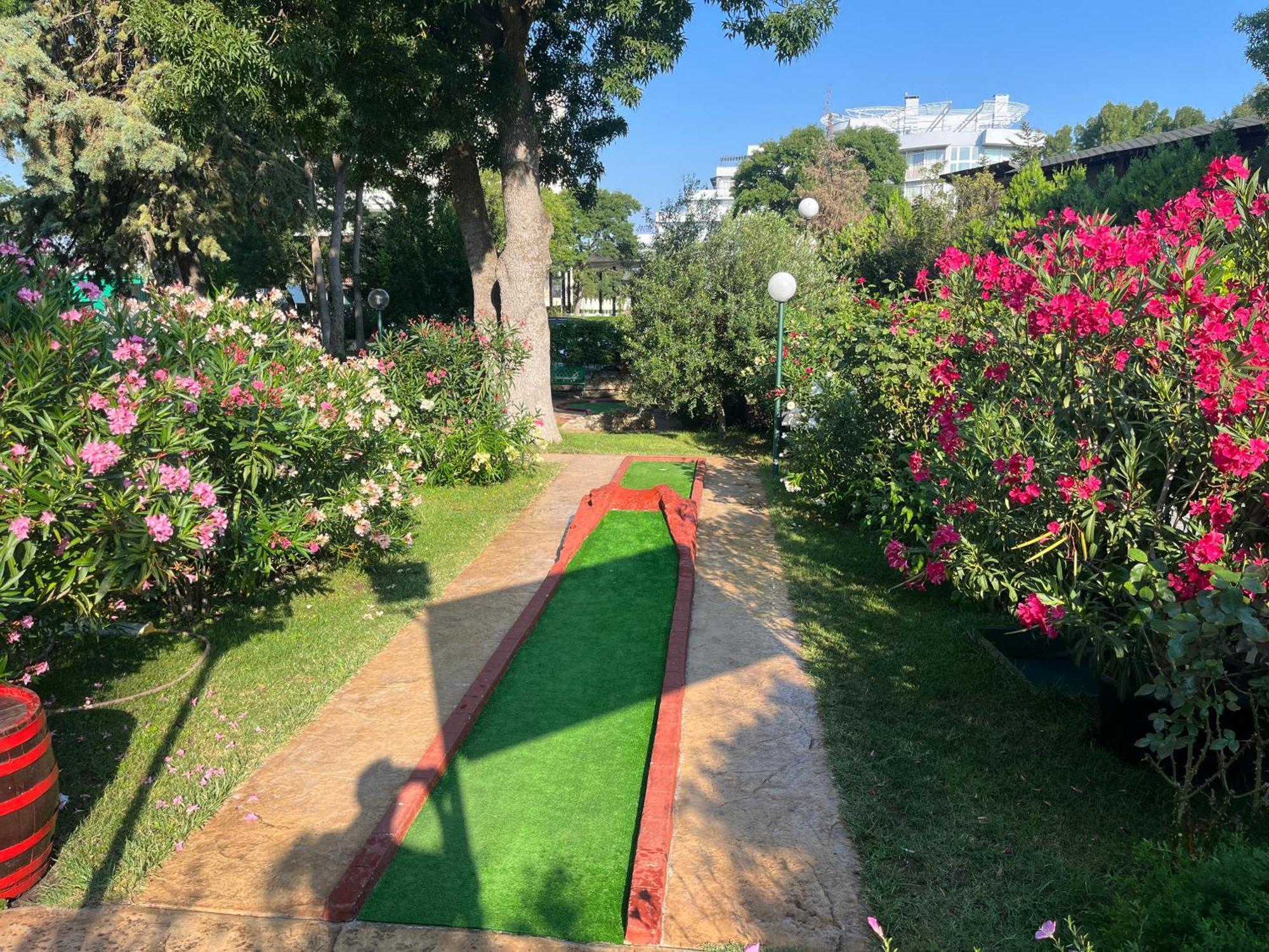 Oleander House And Tennis Club Pantai Sunny Bagian luar foto