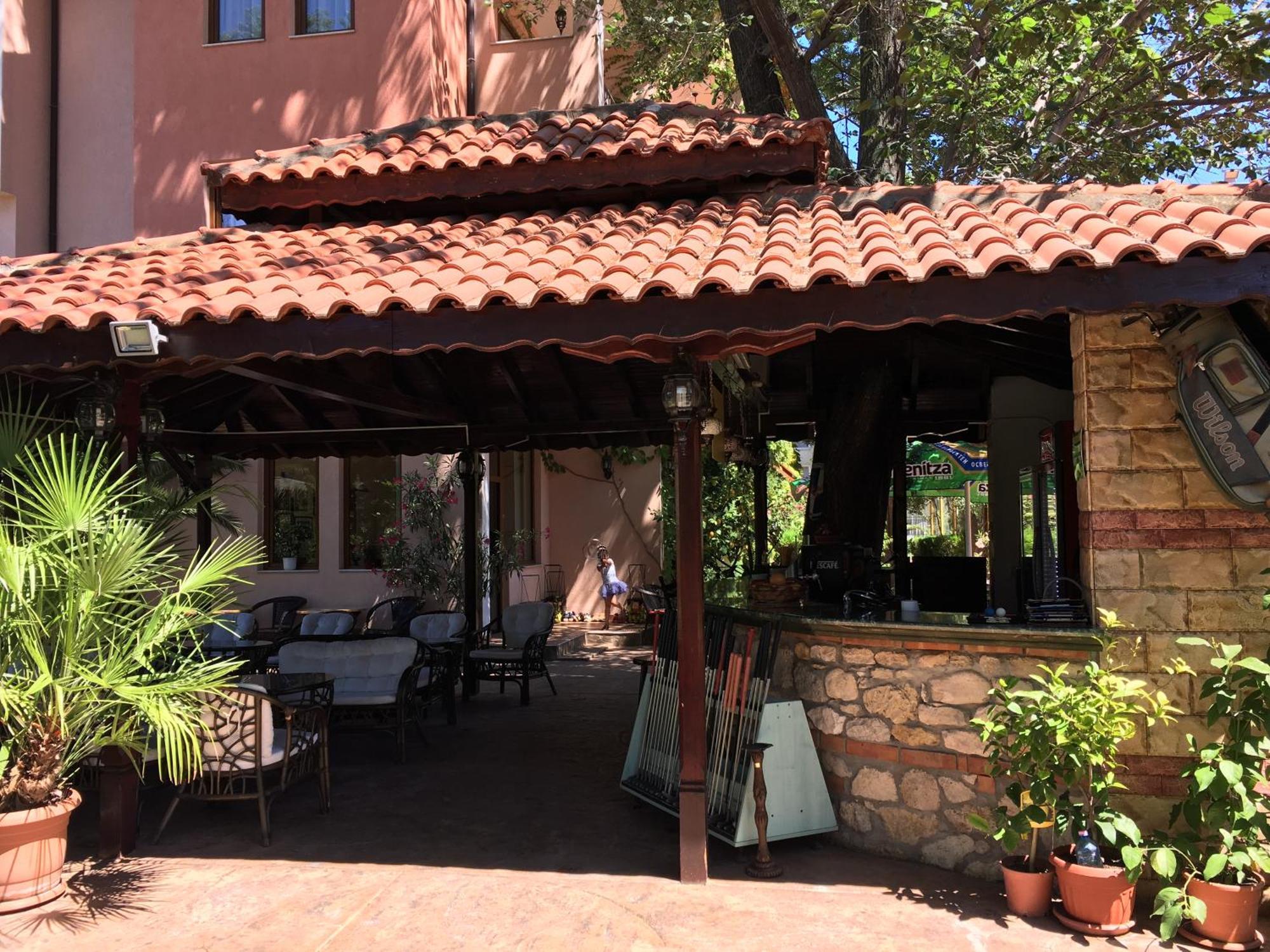Oleander House And Tennis Club Pantai Sunny Bagian luar foto