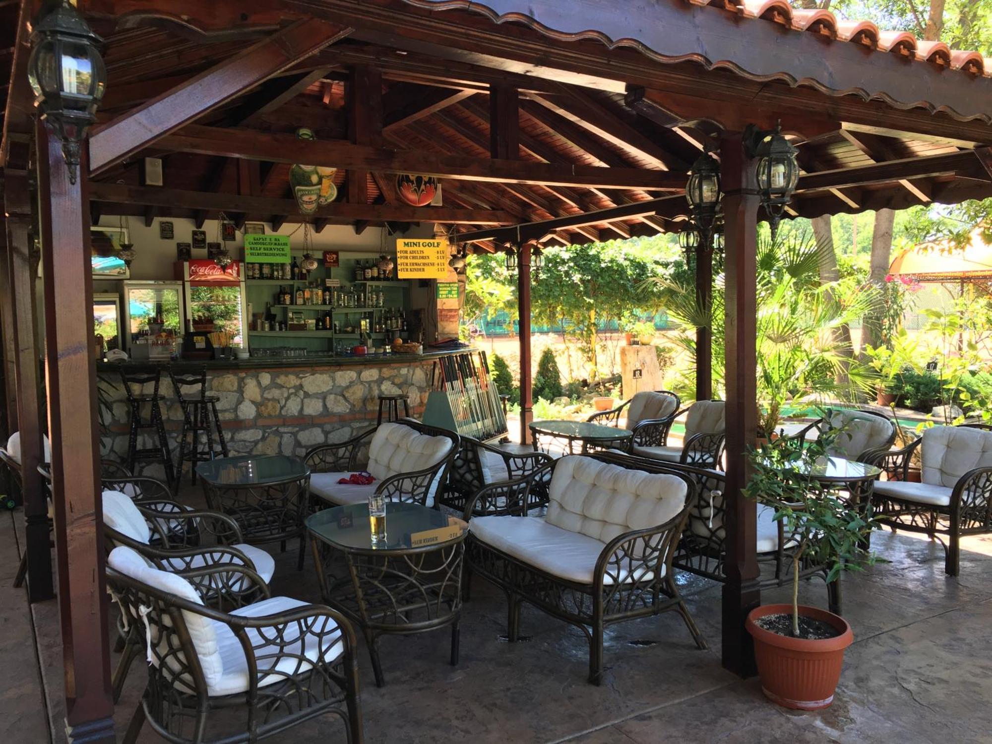 Oleander House And Tennis Club Pantai Sunny Bagian luar foto
