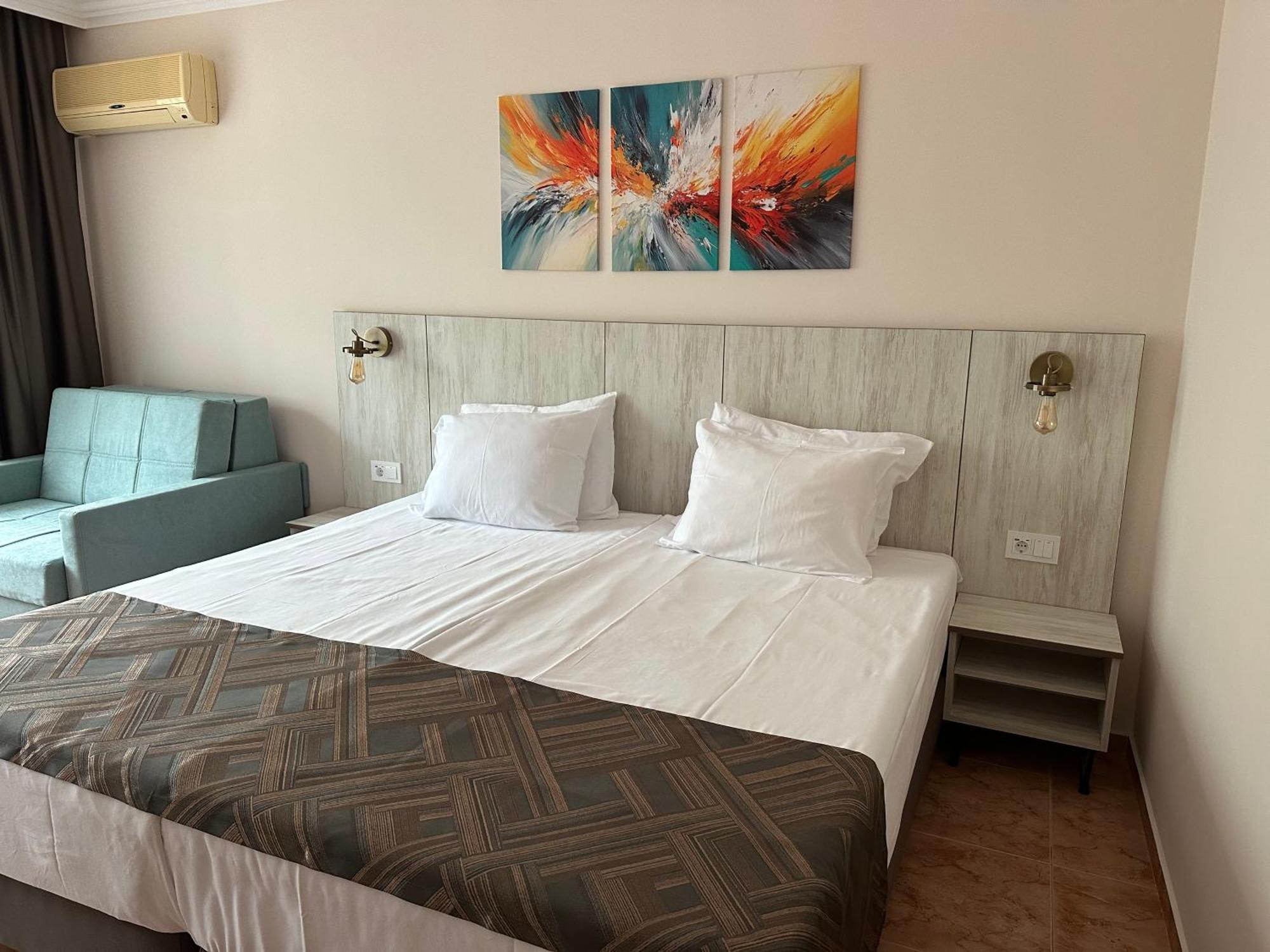 Oleander House And Tennis Club Pantai Sunny Bagian luar foto