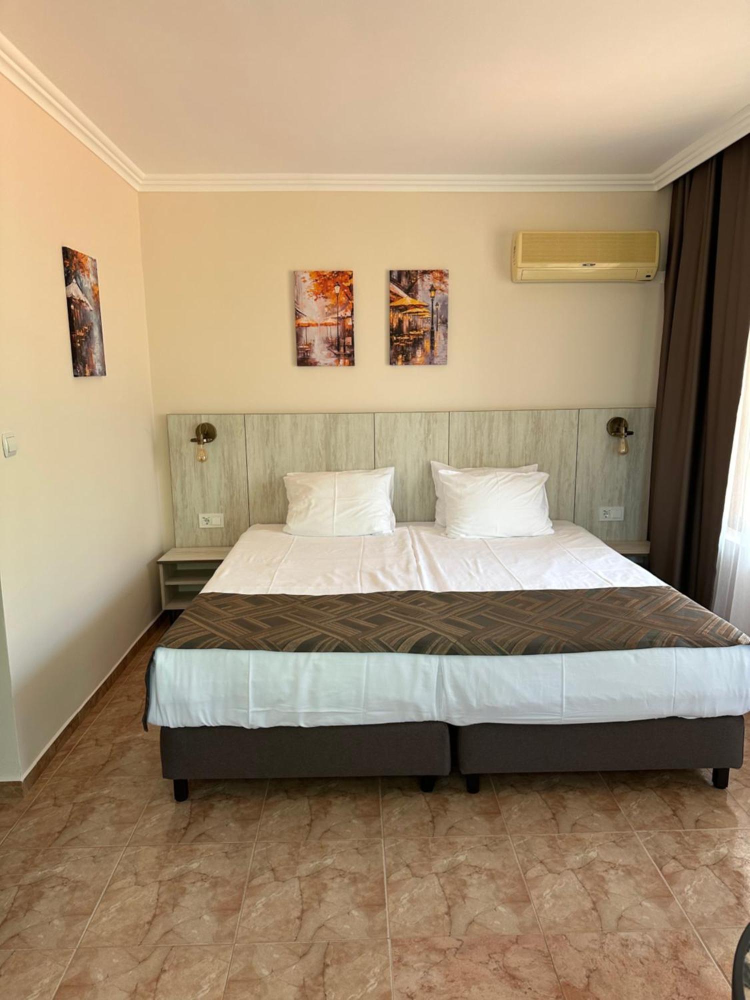 Oleander House And Tennis Club Pantai Sunny Bagian luar foto